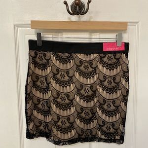 Black and Tan lace skirt | Size Medium